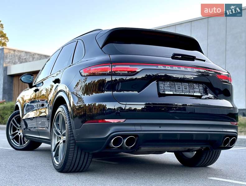 Внедорожник / Кроссовер Porsche Cayenne 2017 в Киеве