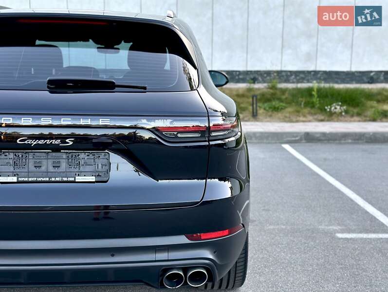 Внедорожник / Кроссовер Porsche Cayenne 2017 в Киеве
