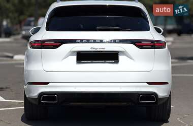 Позашляховик / Кросовер Porsche Cayenne 2017 в 