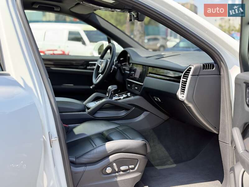 Позашляховик / Кросовер Porsche Cayenne 2017 в Одесі