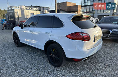 Позашляховик / Кросовер Porsche Cayenne 2014 в 