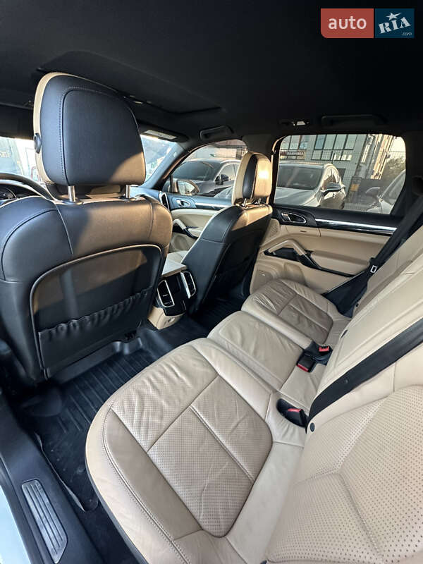 Внедорожник / Кроссовер Porsche Cayenne 2014 в Ивано-Франковске