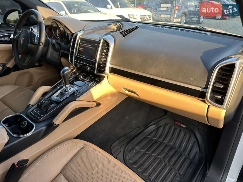 Внедорожник / Кроссовер Porsche Cayenne 2014 в Ивано-Франковске