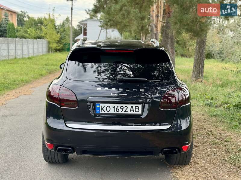 Внедорожник / Кроссовер Porsche Cayenne 2011 в Киеве