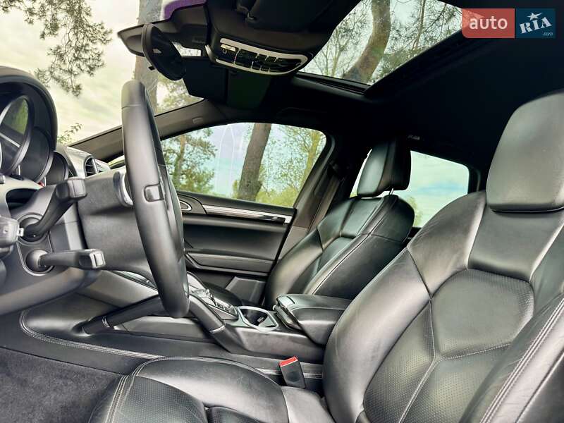 Внедорожник / Кроссовер Porsche Cayenne 2011 в Киеве