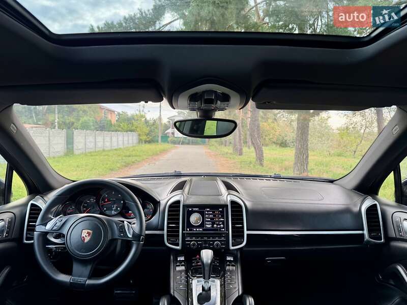 Внедорожник / Кроссовер Porsche Cayenne 2011 в Киеве