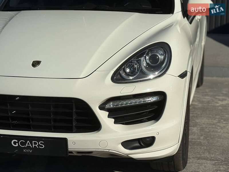Внедорожник / Кроссовер Porsche Cayenne 2011 в Киеве