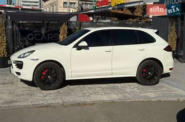 Внедорожник / Кроссовер Porsche Cayenne 2011 в 