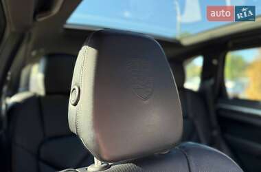 Внедорожник / Кроссовер Porsche Cayenne 2011 в 