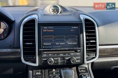 Внедорожник / Кроссовер Porsche Cayenne 2011 в 