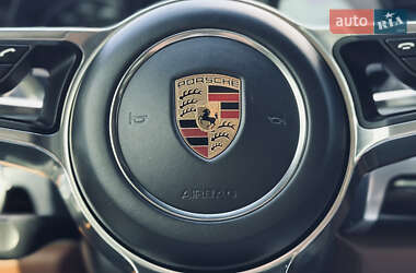 Внедорожник / Кроссовер Porsche Cayenne 2017 в 