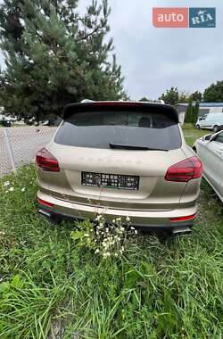 Внедорожник / Кроссовер Porsche Cayenne 2015 в Львове