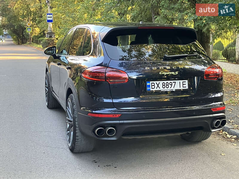 Позашляховик / Кросовер Porsche Cayenne 2017 в Кам'янець-Подільському