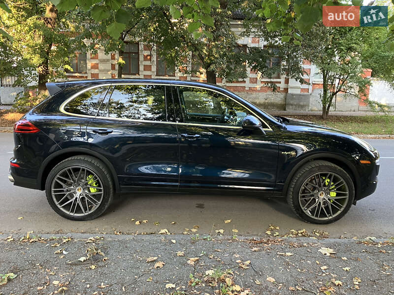 Позашляховик / Кросовер Porsche Cayenne 2017 в Кам'янець-Подільському