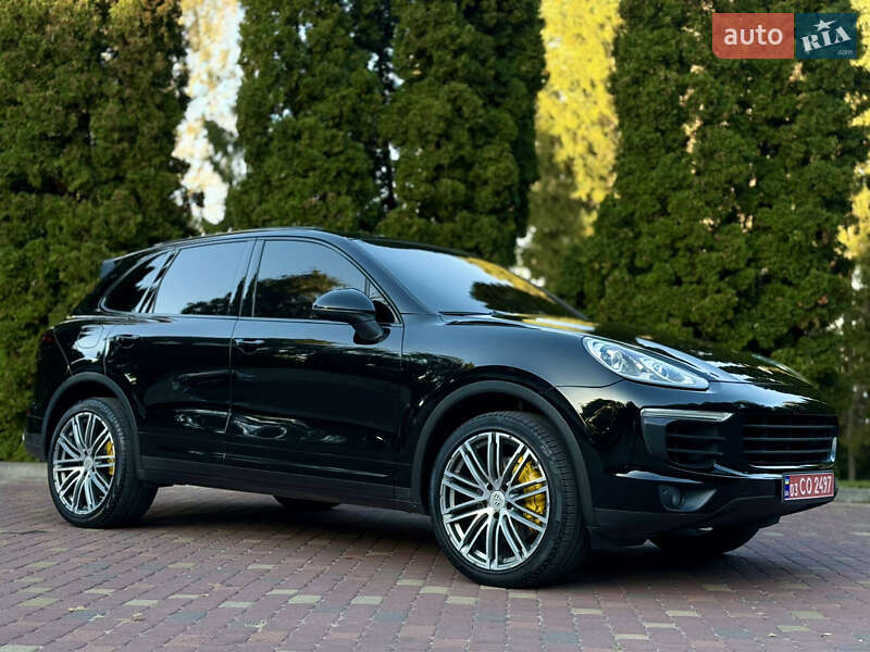 Внедорожник / Кроссовер Porsche Cayenne 2015 в Тернополе