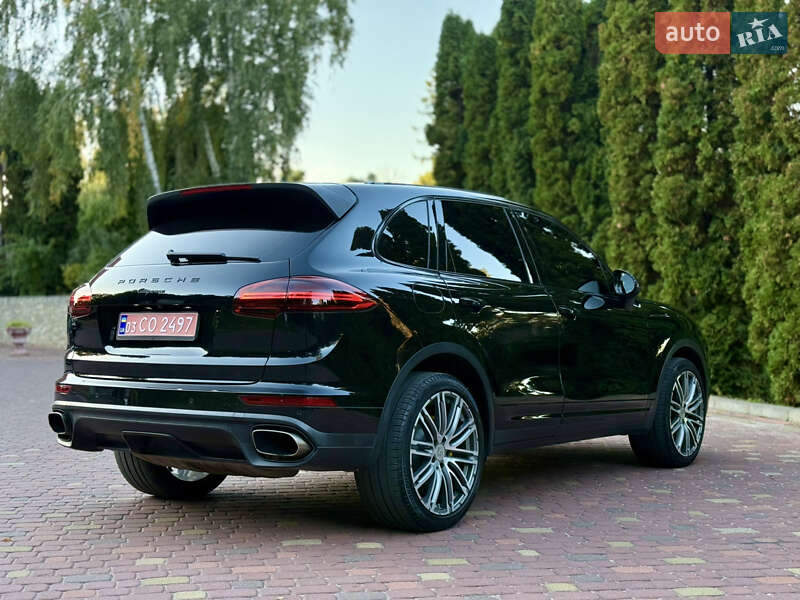 Внедорожник / Кроссовер Porsche Cayenne 2015 в Тернополе
