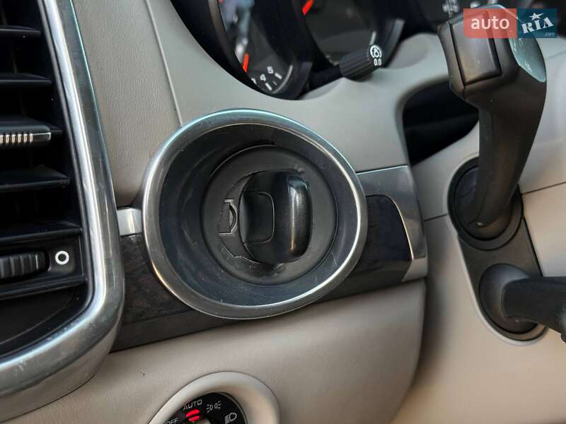 Внедорожник / Кроссовер Porsche Cayenne 2010 в Кривом Роге