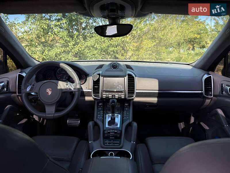 Внедорожник / Кроссовер Porsche Cayenne 2010 в Кривом Роге