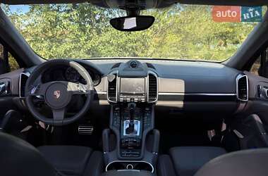 Позашляховик / Кросовер Porsche Cayenne 2010 в 
