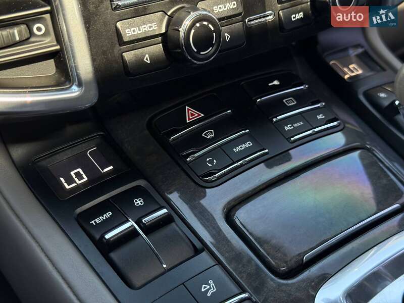 Внедорожник / Кроссовер Porsche Cayenne 2010 в Кривом Роге