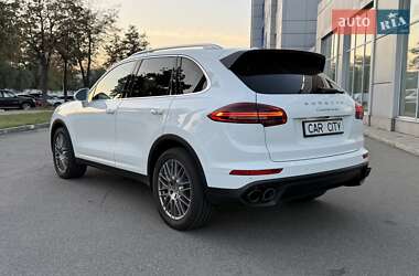 Позашляховик / Кросовер Porsche Cayenne 2016 в 