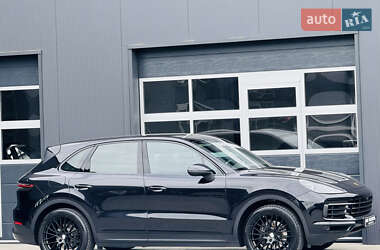 Позашляховик / Кросовер Porsche Cayenne 2018 в 