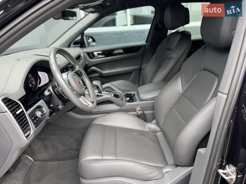 Позашляховик / Кросовер Porsche Cayenne 2018 в Мукачевому
