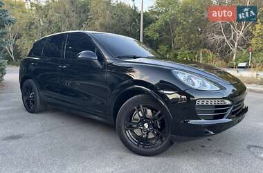 Позашляховик / Кросовер Porsche Cayenne 2012 в 