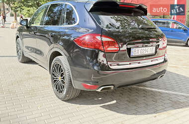 Внедорожник / Кроссовер Porsche Cayenne 2012 в 