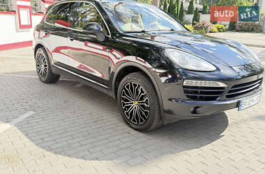 Внедорожник / Кроссовер Porsche Cayenne 2012 в 