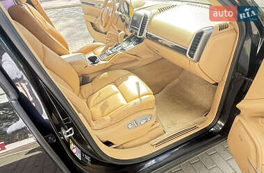 Внедорожник / Кроссовер Porsche Cayenne 2012 в 