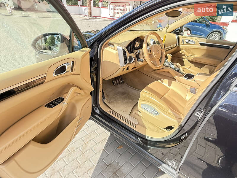 Внедорожник / Кроссовер Porsche Cayenne 2012 в Киеве фото 39 Внедорожник / Кроссовер Porsche Cayenne 2012 в Киеве