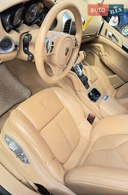 Внедорожник / Кроссовер Porsche Cayenne 2012 в 