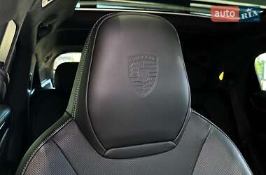 Внедорожник / Кроссовер Porsche Cayenne 2024 в 
