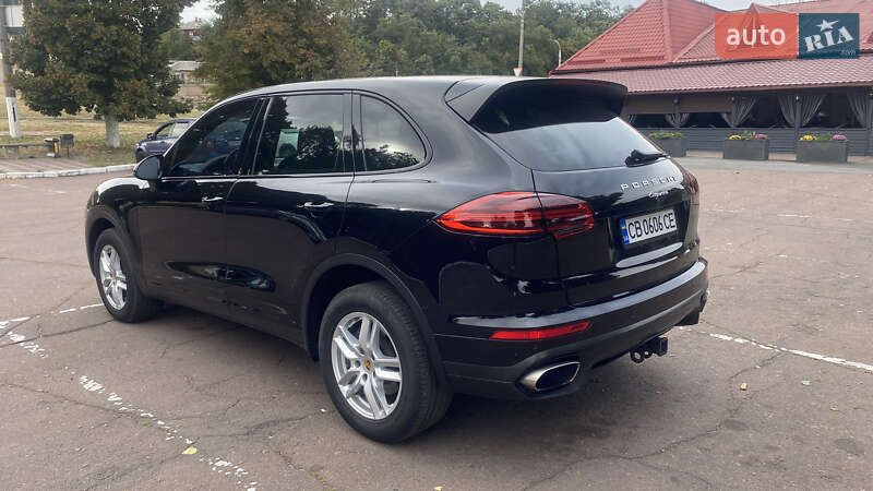 Позашляховик / Кросовер Porsche Cayenne 2016 в Чернігові