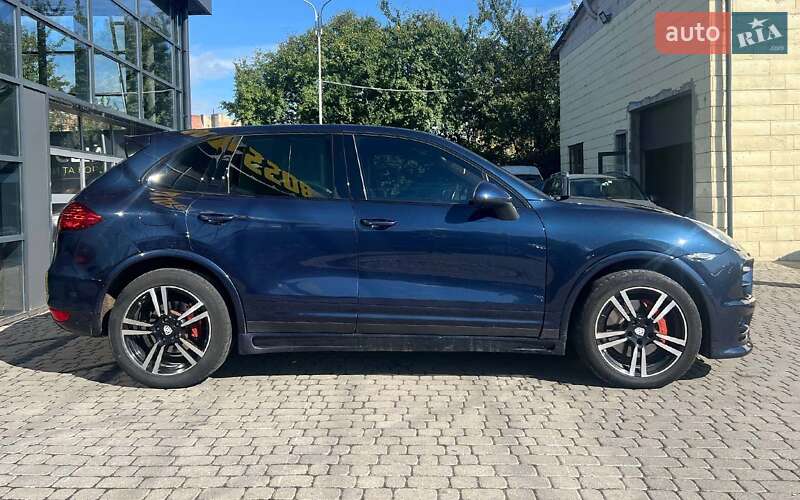 Позашляховик / Кросовер Porsche Cayenne 2012 в Івано-Франківську