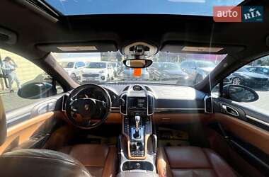 Внедорожник / Кроссовер Porsche Cayenne 2012 в 