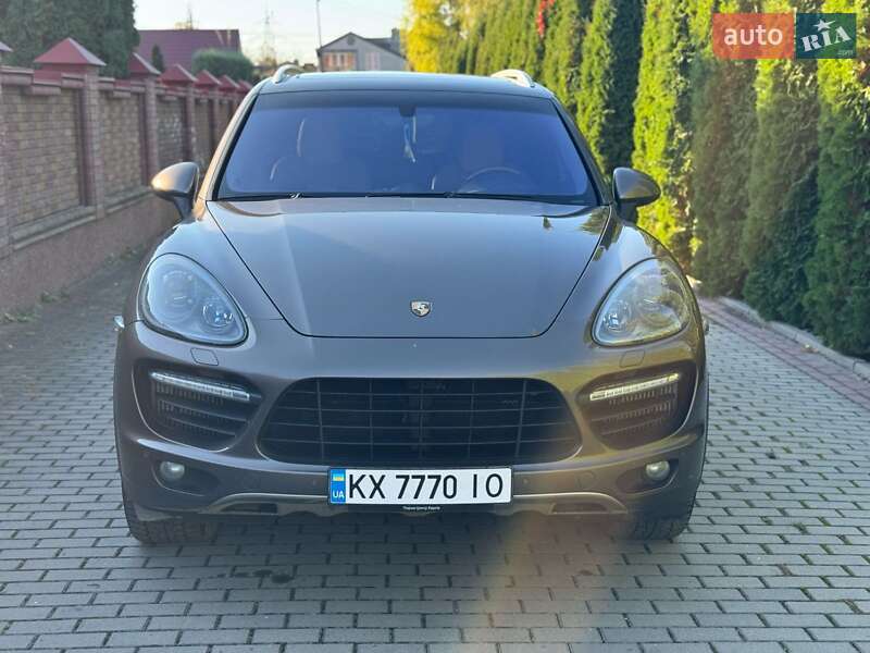 Внедорожник / Кроссовер Porsche Cayenne 2013 в Коростене