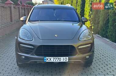 Позашляховик / Кросовер Porsche Cayenne 2013 в 
