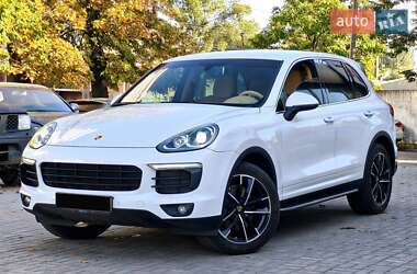Внедорожник / Кроссовер Porsche Cayenne 2016 в 