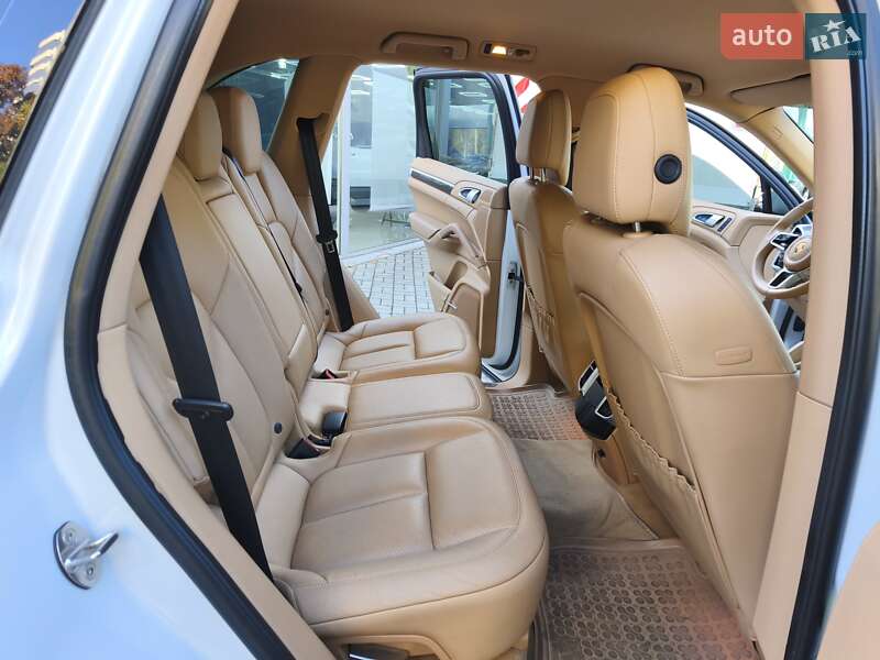 Внедорожник / Кроссовер Porsche Cayenne 2016 в Днепре фото 15 Внедорожник / Кроссовер Porsche Cayenne 2016 в Днепре