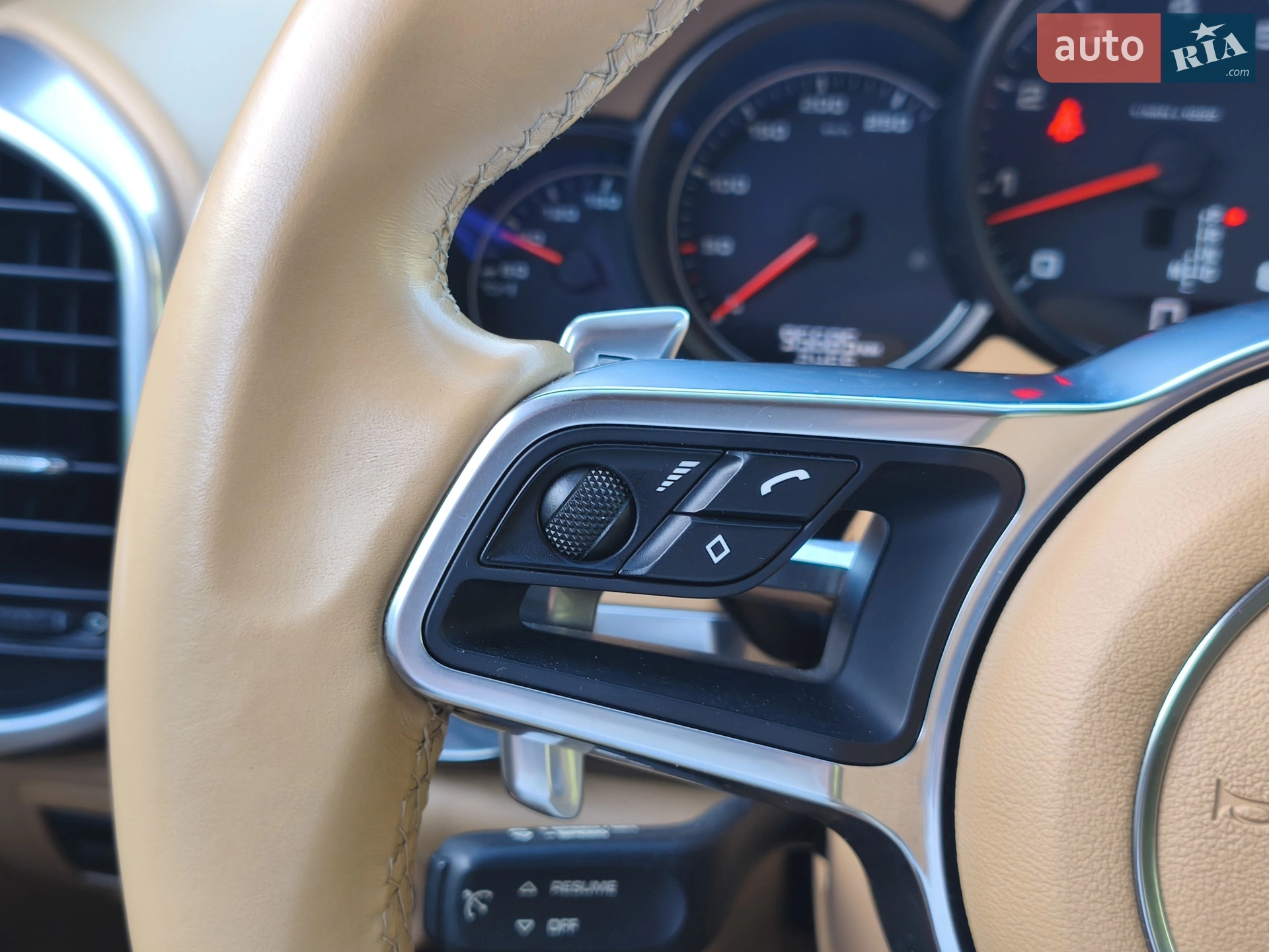 2016 Porsche Cayenne - мініатюра 23