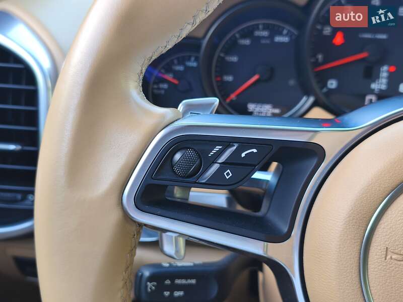 Внедорожник / Кроссовер Porsche Cayenne 2016 в Днепре фото 23 Внедорожник / Кроссовер Porsche Cayenne 2016 в Днепре