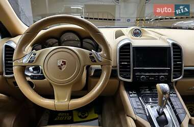 Внедорожник / Кроссовер Porsche Cayenne 2018 в 