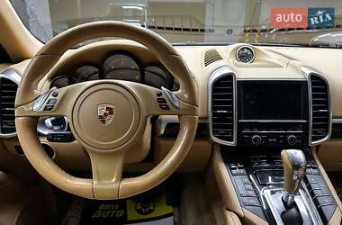 Внедорожник / Кроссовер Porsche Cayenne 2013 в 