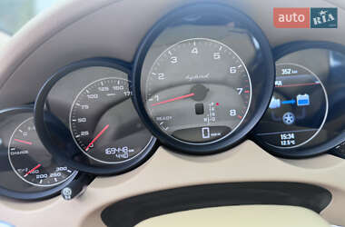 Внедорожник / Кроссовер Porsche Cayenne 2014 в 