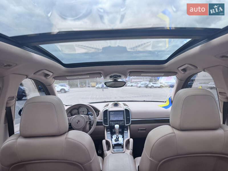 Позашляховик / Кросовер Porsche Cayenne 2014 в Харкові
