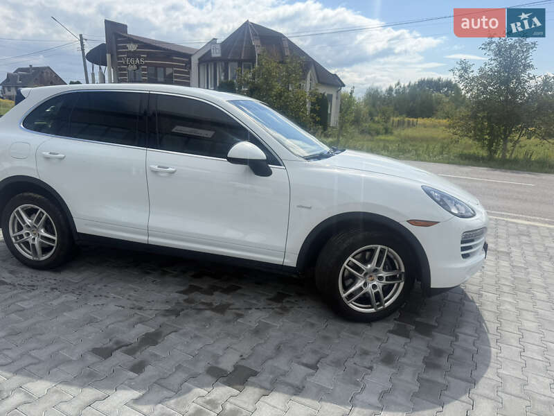 Позашляховик / Кросовер Porsche Cayenne 2013 в Тячеві