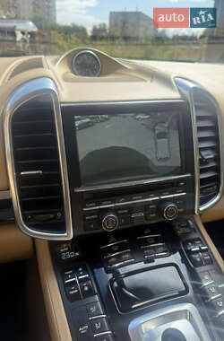 Внедорожник / Кроссовер Porsche Cayenne 2013 в 