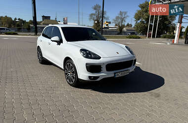 Позашляховик / Кросовер Porsche Cayenne 2016 в Луцьку